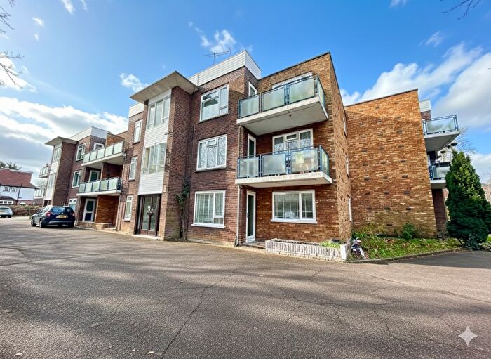2 Bedroom Flat For Sale In Wardown Court, New Bedford Road, Luton, Bedfordshire, LU3