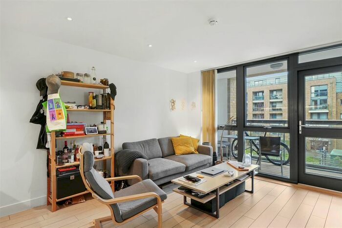 1 Bedroom Flat To Rent In Canalside Square, Angel, N1