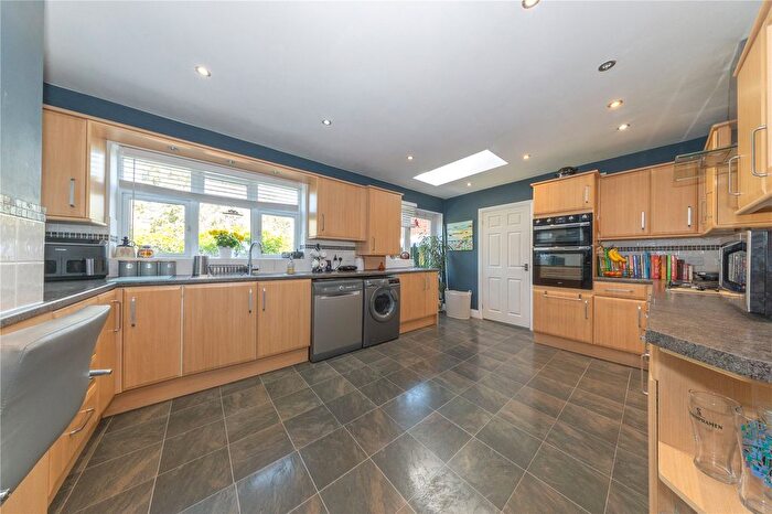 4 Bedroom Semi-Detached House For Sale In St. Martins Avenue, Luton, Bedfordshire, LU2