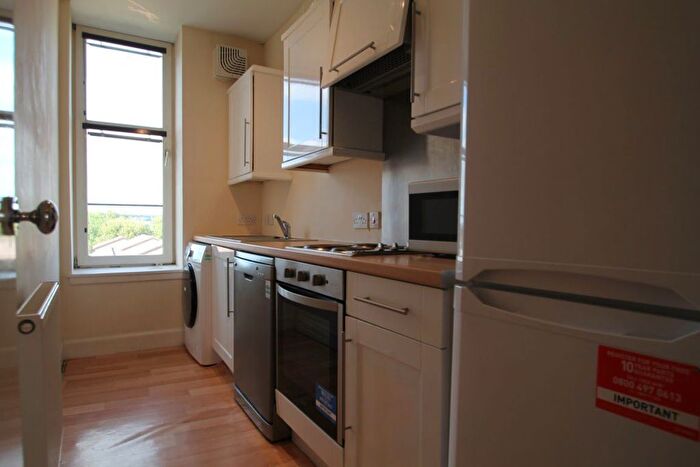 2 Bedroom Flat To Rent In Clepington Road, Dundee, DD3