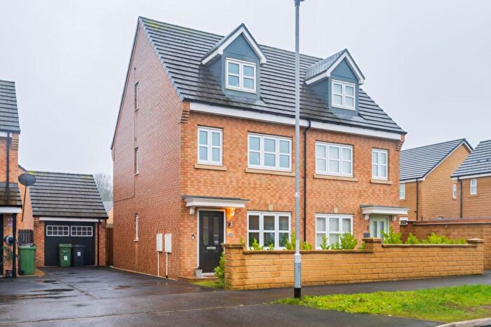 3 Bedroom Semi-Detached House For Sale In Winterfell Road, Drighlington, BD11