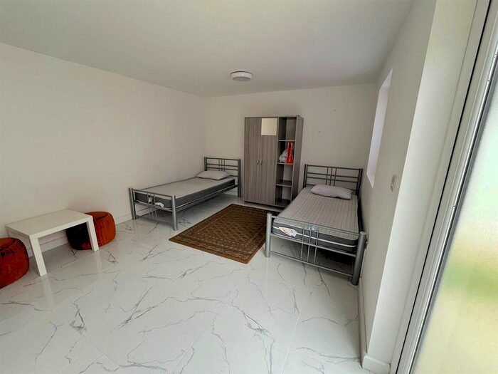 Studio To Rent In St. Aubyns Avenue, Hounslow, TW3