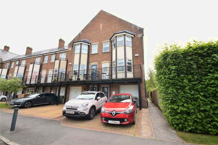 4 Bedroom Town House To Rent In Thornbury Avenue, Far Headingley, Leeds, LS16