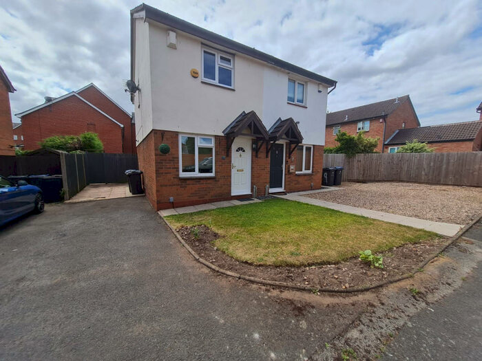 2 Bedroom Semi-Detached House To Rent In Shawley Croft, Birmingham, B27