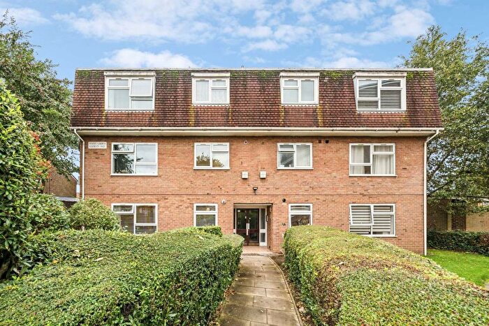 1 Bedroom Flat To Rent In Rowan Close, Ealing, W5
