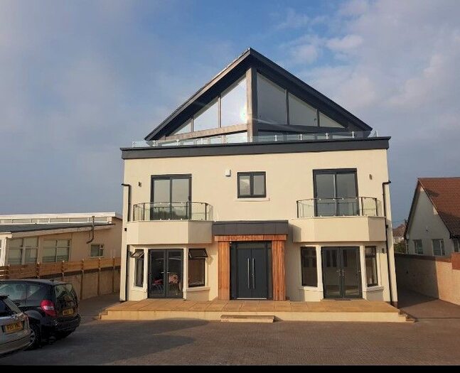 2 Bedroom Flat To Rent In North Promenade, Lytham St. Annes, FY8