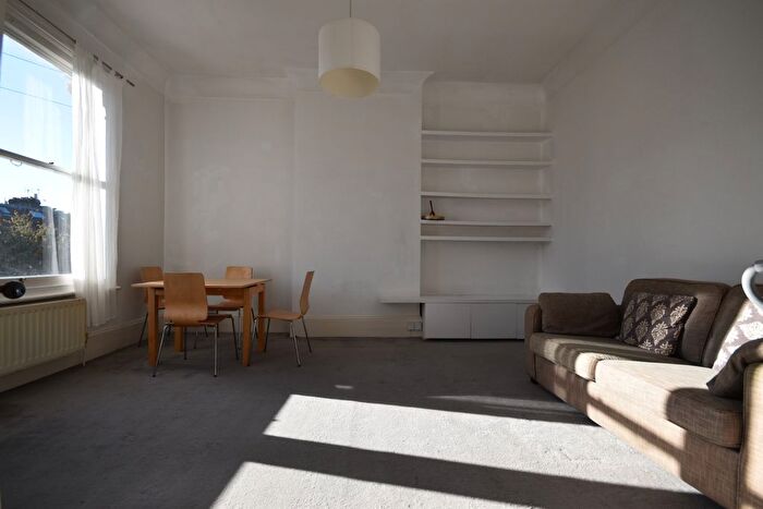 1 Bedroom Flat To Rent In Longley Road, London, SW17