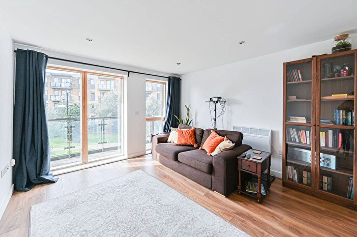 2 Bedroom Flat For Sale In Durnsford Road, Earlsfield, London, SW19