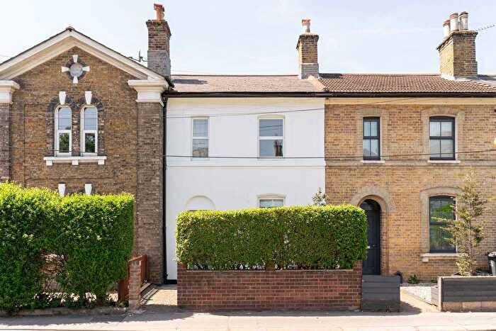 3 Bedroom Terraced House For Sale In Selsdon Road, South Croydon, CR2