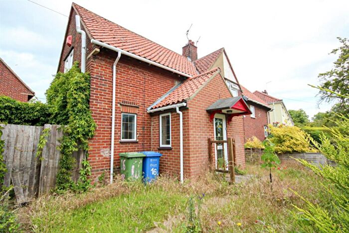 3 Bedroom Semi-Detached House For Sale In Wheeler Road, Norwich, NR3