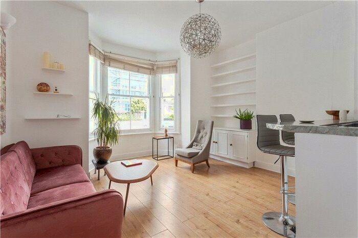 2 Bedroom Apartment To Rent In Kings Road, Chelsea, London, SW10