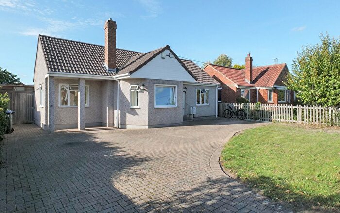 3 Bedroom Detached Bungalow For Sale In Woodrow Road, Melksham, Wiltshire, SN12