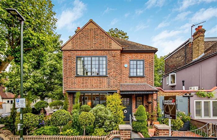 3 Bedroom Detached House For Sale In Atherton Road, Barnes, SW13