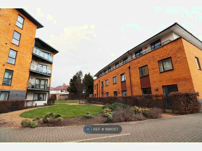 1 Bedroom Flat To Rent In Gateway Court, Ilford, IG2