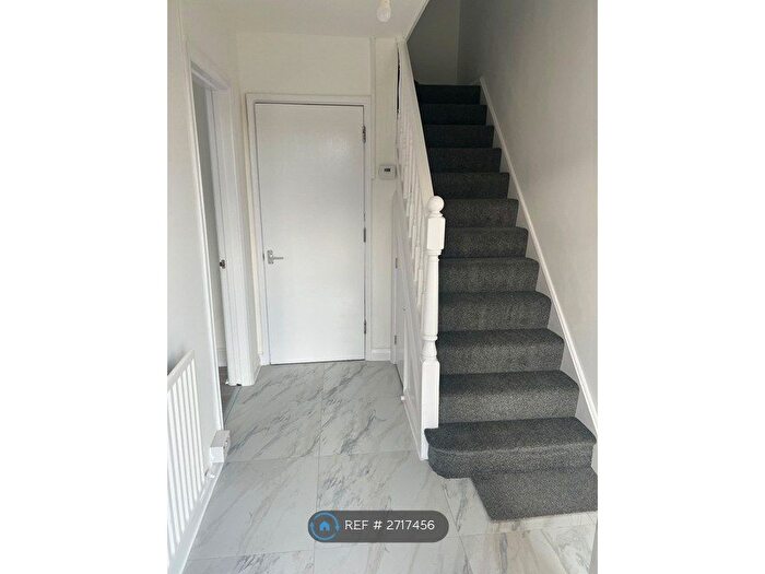 4 Bedroom Semi-Detached House To Rent In Edinburgh Drive, Staines, TW18