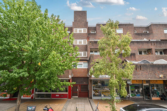 3 Bedroom Apartment For Sale In Lambeth Walk, London, SE11