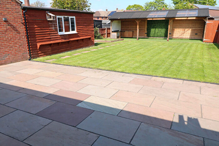 4 Bedroom Detached Bungalow For Sale In The Croft, Crowle, DN17