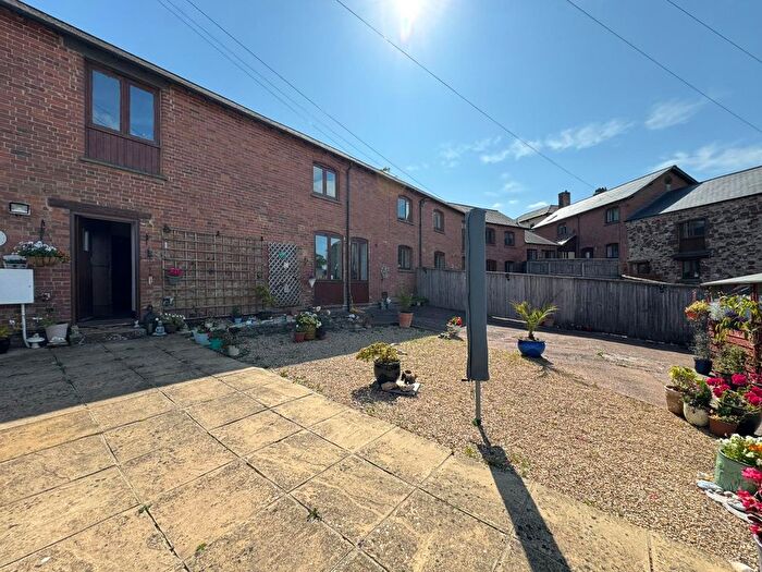 3 Bedroom Barn Conversion To Rent In Holloway Barton, Exeter, EX6