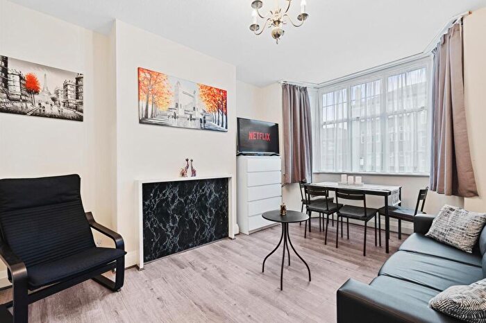 2 Bedroom Flat To Rent In Vivian Avenue, Hendon, NW4