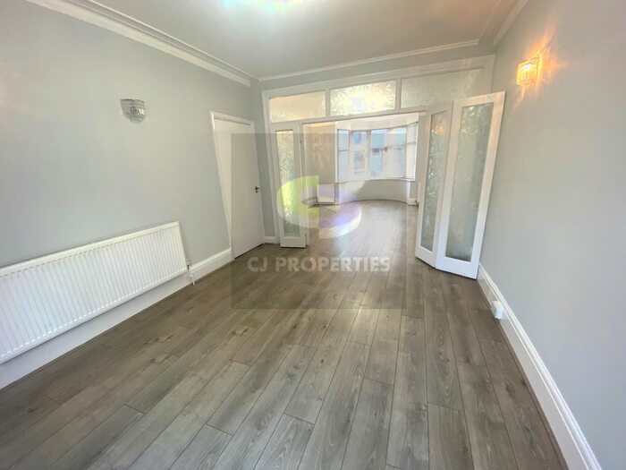 3 Bedroom Semi-Detached House To Rent In Powis Gardens, London, NW11