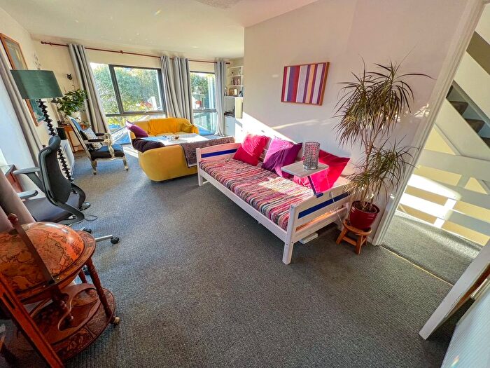1 Bedroom End Of Terrace House For Sale In Winchilsea Crescent, West Molesey, KT8