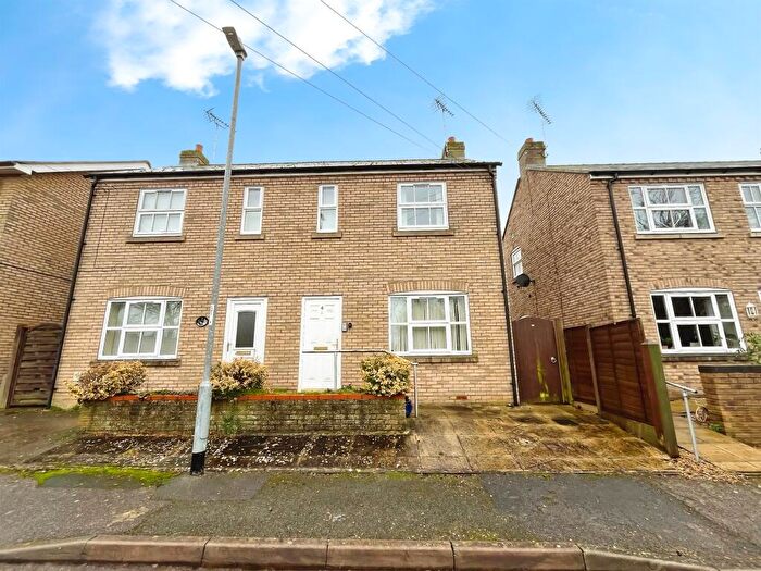 3 Bedroom Semi Detached House For Sale In Mews Close, Ramsey, Huntingdon, PE26