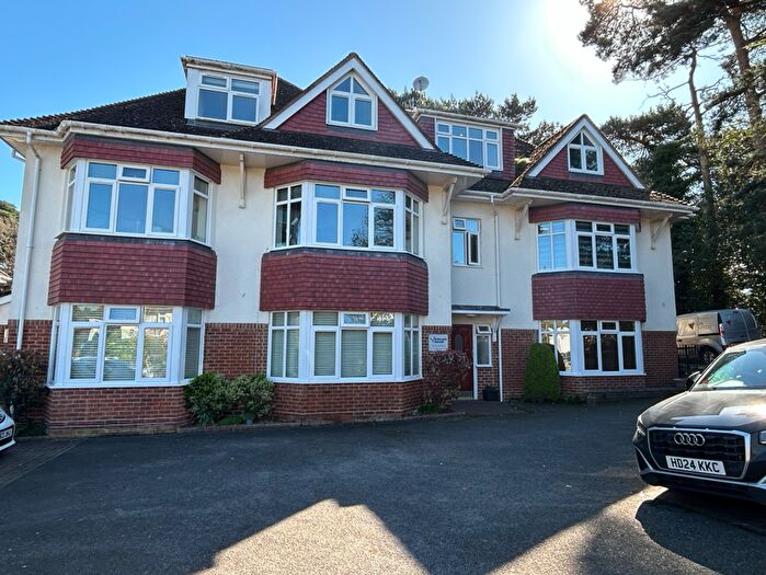 2 Bedroom Flat To Rent In Howard Road, Queens Park, BH8