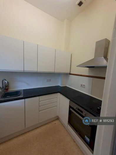 2 Bedroom Flat To Rent In Brunswick Court, Macclesfield, SK11