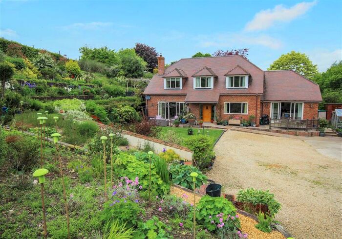 4 Bedroom Detached House For Sale In Warminster Road, Stapleford, Salisbury, SP3