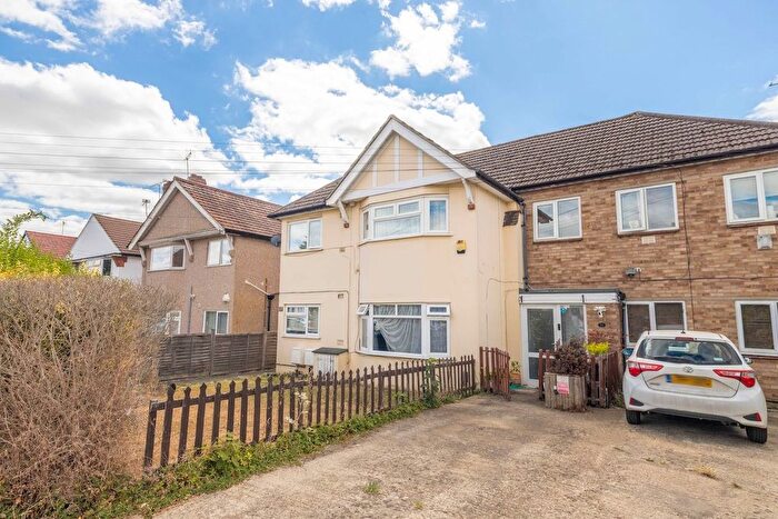 2 Bedroom Maisonette For Sale In Furnival Avenue, Slough, SL2
