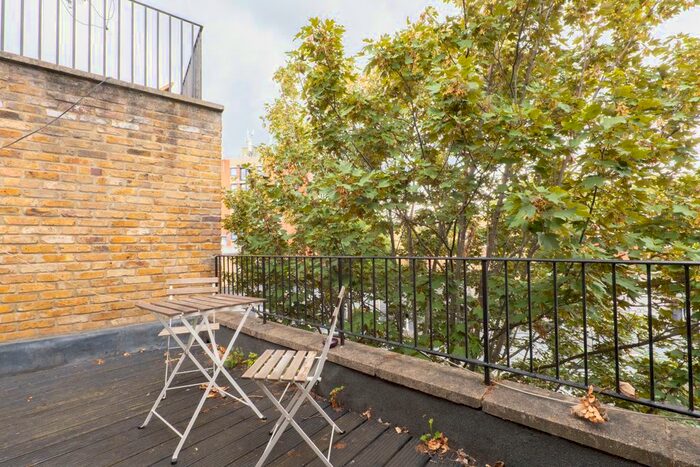2 Bedroom Flat To Rent In Old Brompton Road, South Kensington, London, SW5