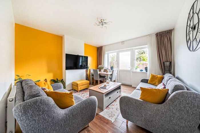 3 Bedroom Terraced House For Sale In Knapmill Road, Catford, London, SE6