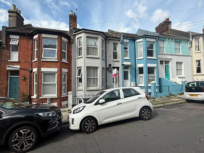 4 Bedroom Terraced House For Sale In Emmanuel Road, Hastings, TN34