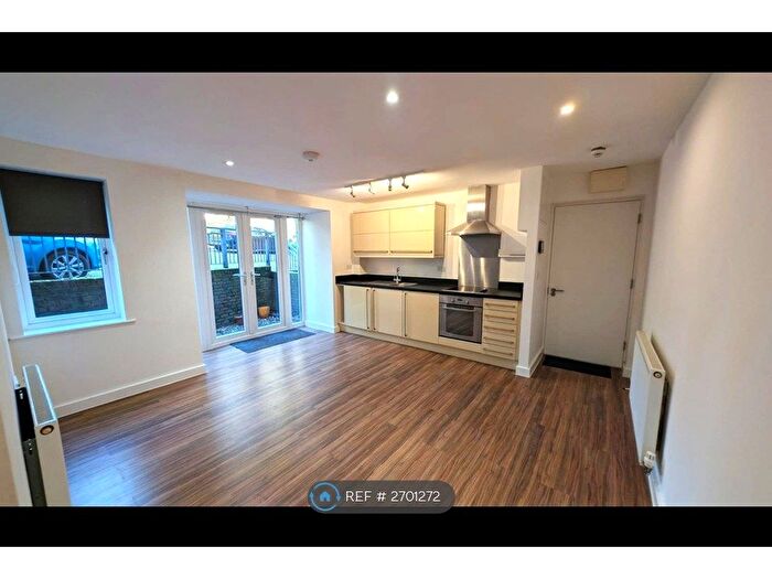 1 Bedroom Flat To Rent In Mousehole Lane, Southampton, SO18