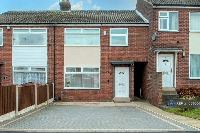 3 Bedroom Terraced House To Rent In Margaret Close, Leeds, LS27