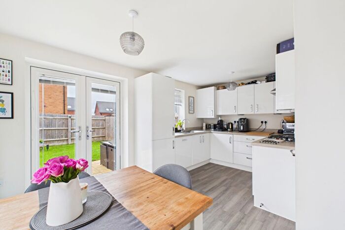 3 Bedroom Semi-Detached House For Sale In Sagan Rise, Leighton Buzzard, LU7