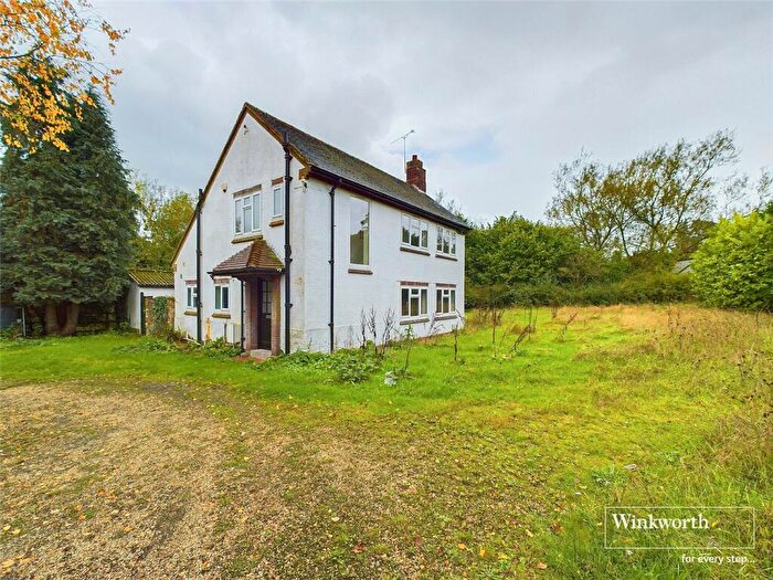 3 Bedroom Detached House To Rent In Reading Road, Lower Basildon, Reading, Berkshire, RG8