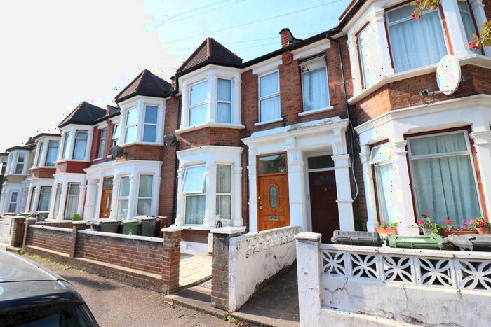 1 Bedroom Flat To Rent In Leasowes Road, Leyton, E10