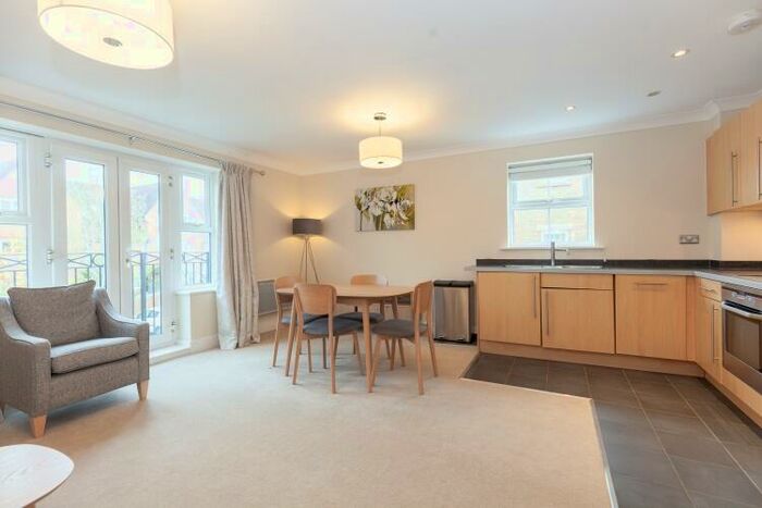 1 Bedroom Apartment To Rent In Elizabeth Jennings Way, Oxford, OX2