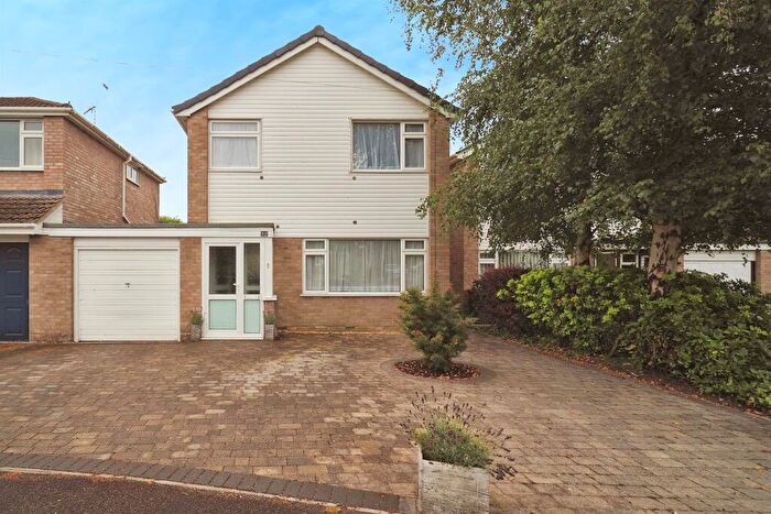 3 Bedroom Link Detached House For Sale In Greenacres, Downton, Salisbury, SP5