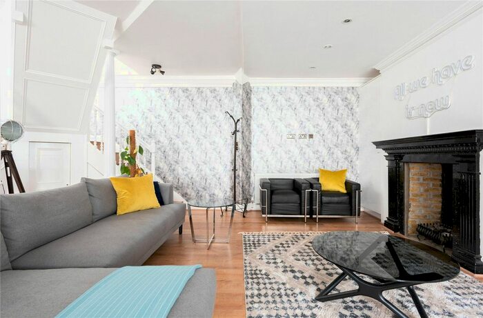 3 Bedroom Mews House To Rent In Junction Mews, London, W2