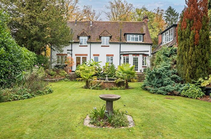 5 Bedroom Detached House For Sale In The Drive, Banstead, SM7