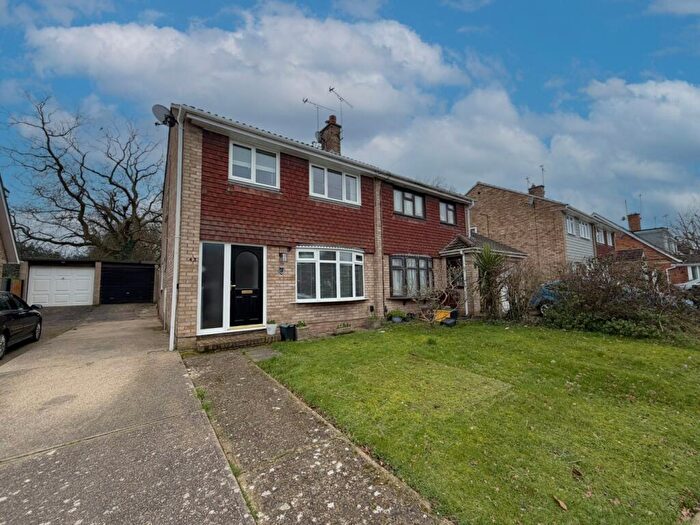 3 Bedroom Semi Detached House To Rent In The Rundels, Thundersley, SS7