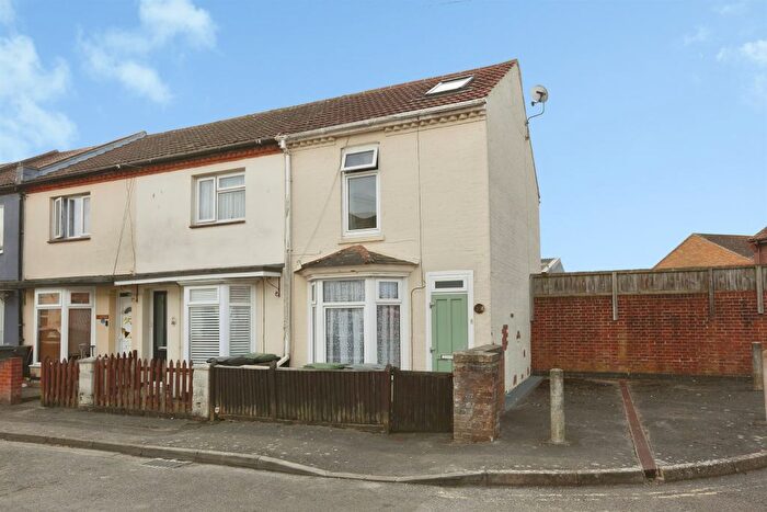 3 Bedroom Terraced House For Sale In Westfield Road, Gosport, PO12