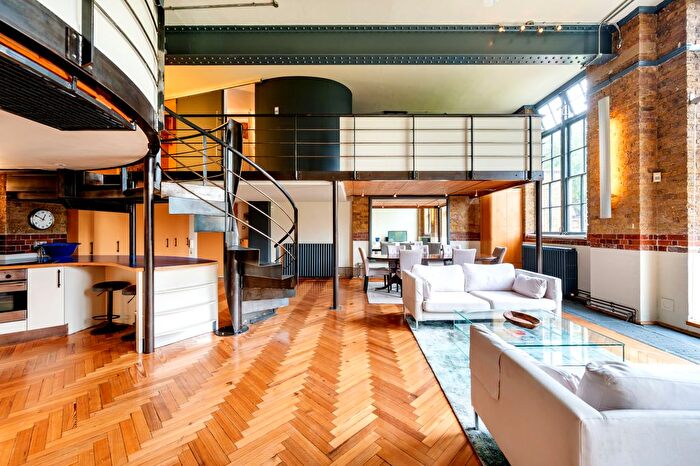 2 Bedroom Flat To Rent In The Lycee, Kennington, SE11