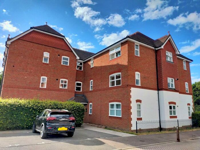 2 Bedroom Apartment To Rent In Victoria Road, Horley, RH6