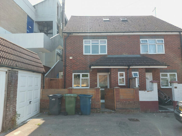 3 Bedroom Semi-Detached House To Rent In Handel Way, HA8