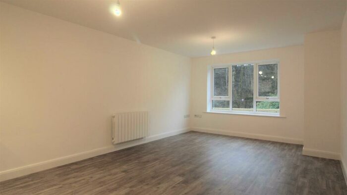 1 Bedroom Apartment To Rent In Lincoln House, Beck View Way, Shipley, BD18