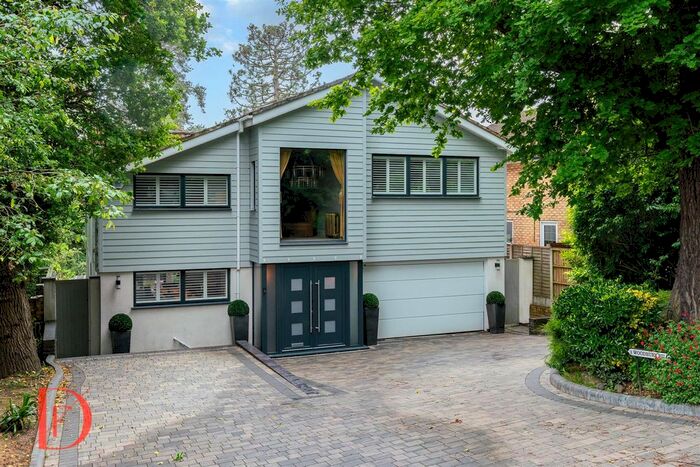 4 Bedroom Detached House For Sale In Woodbury Hill, Loughton, IG10