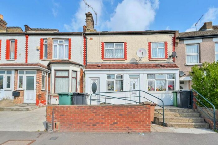 5 Bedroom Flat To Rent In Billet Road, Walthamstow, London, E17
